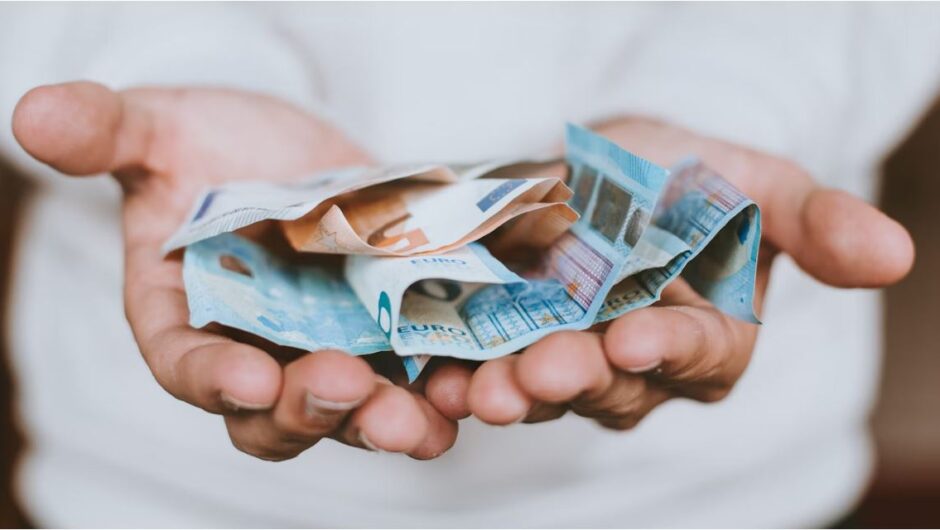 Ελάχιστο Εγγυημένο Εισόδημα: Ποιες αλλαγές έρχονται από τις 31 Ιουλίου και μετά για τους δικαιούχους