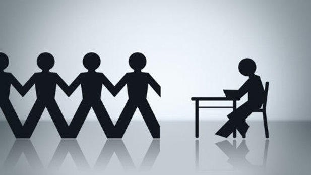 ΙΝΕ-ΓΣΕΕ: Αυξάνεται η απασχόληση αλλά όχι οι μισθοί