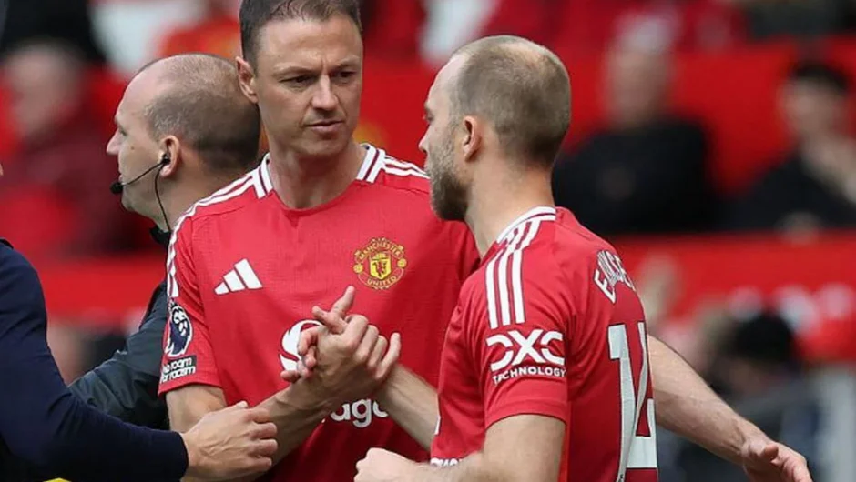 Μάντσεστερ Γιουνάιτεντ: Ανακοίνωσε την αποδέσμευση 10 ποδοσφαιριστών – Ένας είχε αποκτηθεί το 2017 έναντι 40 εκατ. λιρών!