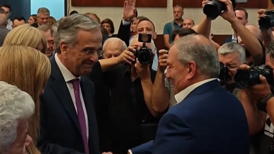 Μύδροι Καραμανλή για Ευρωπαϊκή Ένωση και Τουρκία – Σαμαράς: Να μην είμαστε κλακαδάροι – Νέα κοινή εμφάνιση στο Πολεμικό Μουσείο