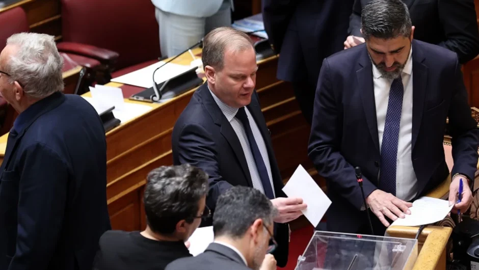Τα τηλεφωνήματα του Αχ. Καραμανλή | Ποιος ενώνει την κεντροαριστερά; | Το ΣΔΟΕ στη Φιλοθέη | Η πώληση του Πύργου Πειραιά