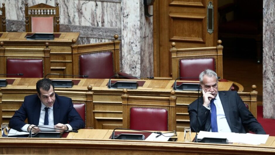 Στο μικροσκόπιο του Politico η ελληνική κυβέρνηση: Σκληρή κριτική για Πλεύρη και σκάνδαλο στον ΟΠΕΚΕΠΕ