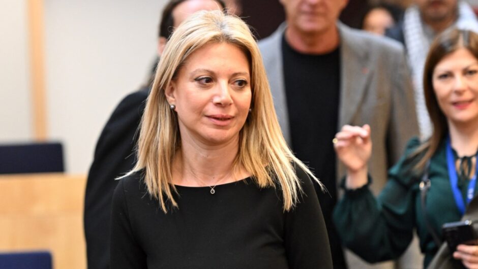 Μαρία Καρυστιανού: Τη Δευτέρα στη Βουλή οι 1,3 εκατ. υπογραφές – Να πάρουμε πίσω το οξυγόνο