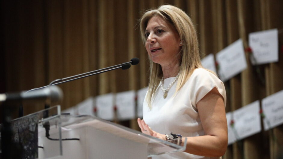 Επάνοδος με υπόμνημα της Μ. Καρυστιανού για τις απειλές σε βάρος της
