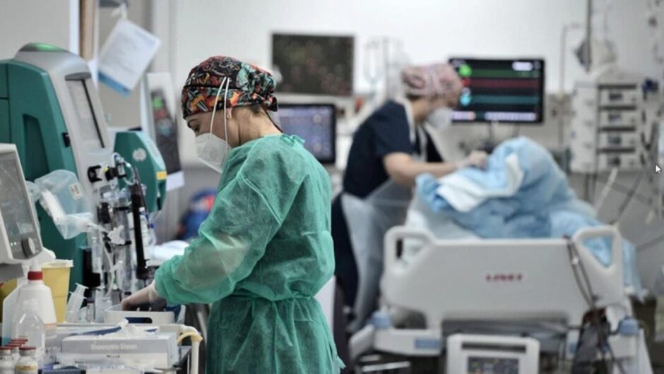 Λάρισα: Αυτή είναι η κατάσταση της υγείας της 54χρονης γιατρού με τον αιμορραγικό πυρετό – Τι γίνεται με τις άλλες επαφές του κτηνοτρόφου που πέθανε