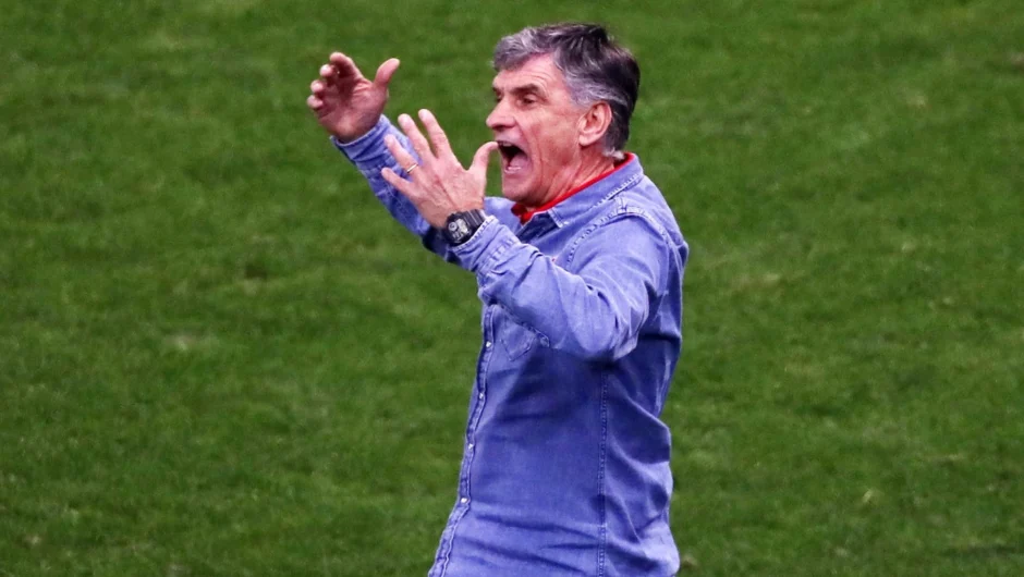 Κάνει…μούτρα, τον στέλνει σπίτι του ο Μεντιλίμπαρ – Τέλος δύο από Ολυμπιακό