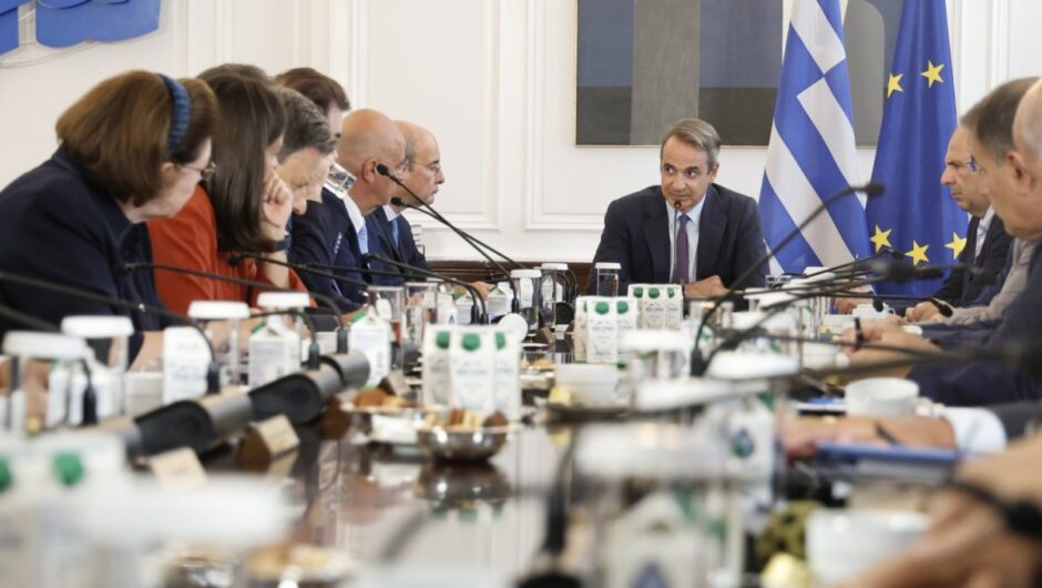 Η κυβέρνηση των «αρίστων», η άγνοια ενός πρωθυπουργού και η έπαρση ενός καθεστώτος