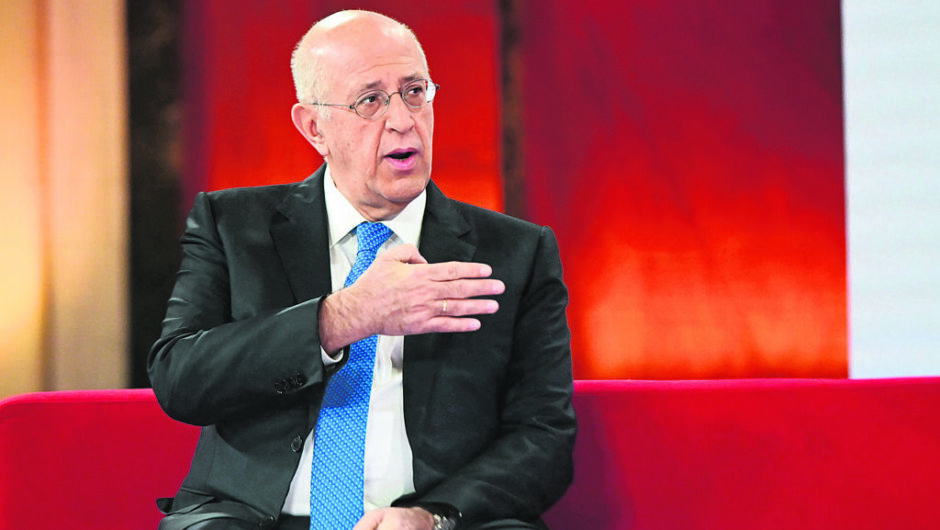 Ο ΣΕΒ κουνάει το δάχτυλο στον Μητσοτάκη