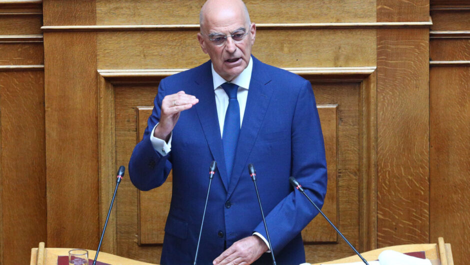 Οι «στρατηγοί» στέλνουν… αεροπορικά μηνύματα στον Ν. Δένδια