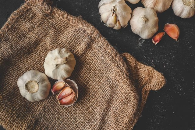 Τι θα συμβεί στον οργανισμό μας αν τρώμε σκόρδο κάθε μέρα