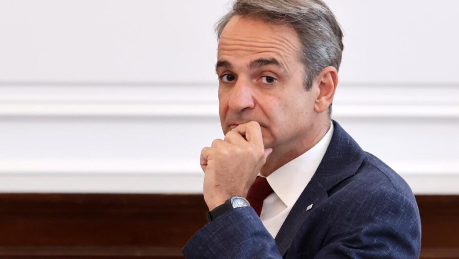 Μαξίμου / Αποσταθεροποιημένος ο Μητσοτάκης – Πόλωση, παροχές και πρόωρες εκλογές στην ατζέντα