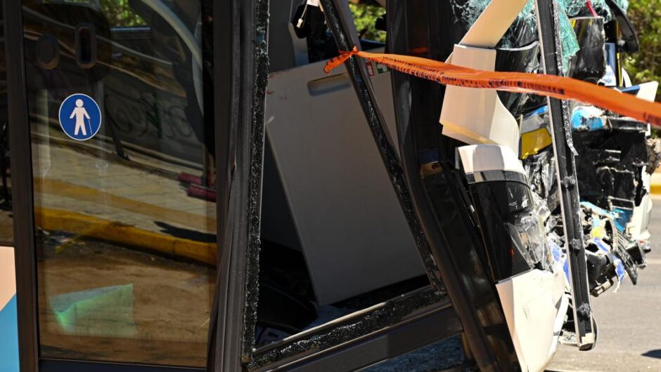 Βούλα / Η οδηγός του λεωφορείου βρισκόταν σε 16ωρη βάρδια – «Ήταν προδιαγεγραμμένο έγκλημα»