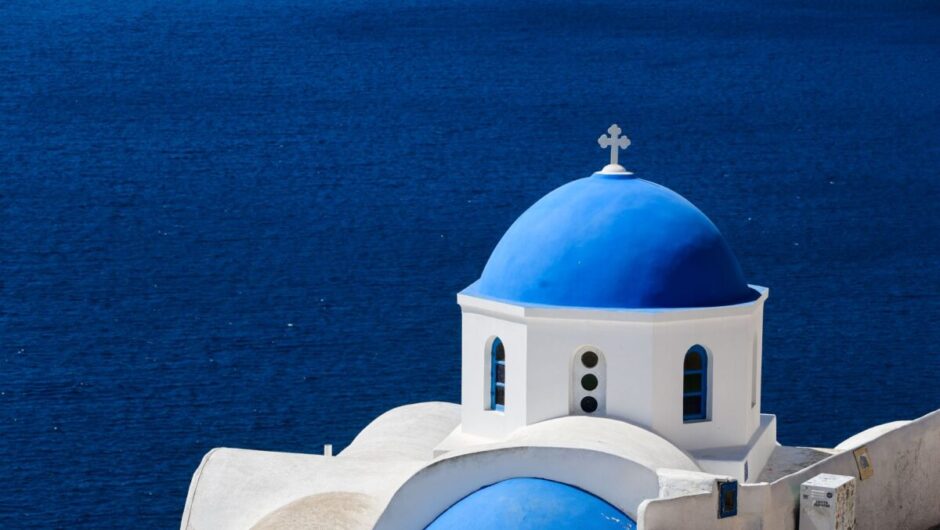 Τουρίστριες κατακεραυνώνουν τη Σαντορίνη: «Βρωμιά και χάος, ήταν απάτη»