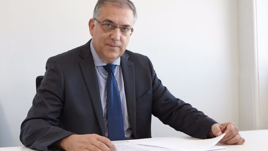 Προικίζουν τον τουρισμό σε βάρος της βιομηχανίας