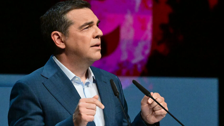 Αλέξη, λύσε μου μια απορία: Με ποιους θα πας και ποιους θ’ αφήσεις;