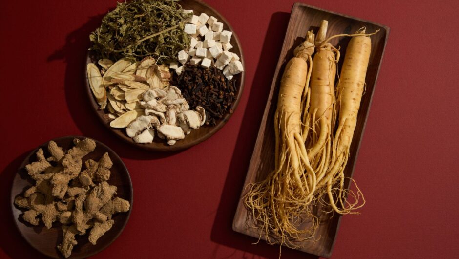 Το βότανο του αυτοκράτορα Σενόνγκ που καταπολεμά την κόπωση, μειώνει τη φλεγμονή και προστατεύει από τον καρκίνο