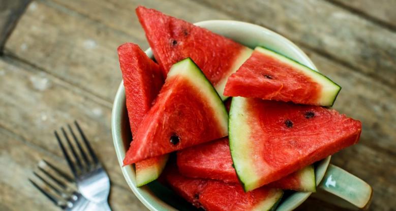 Πώς να καταλάβετε αν ένα καρπούζι είναι γλυκό – Πριν το αγοράσετε