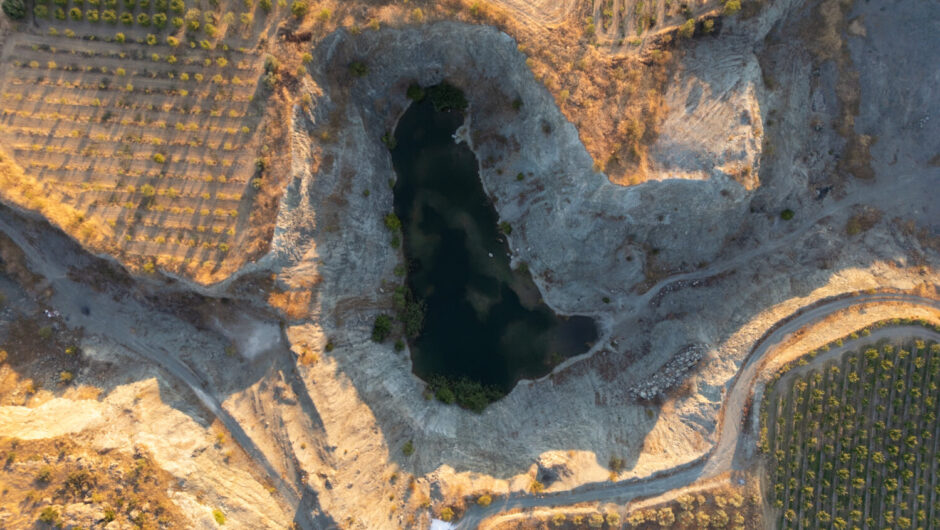 «Άγρια» ομορφιά και απόλυτη ηρεμία – Ανακαλύπτοντας την «Κρυφή Λίμνη» έξω από τη Λάρισα (φωτ.)