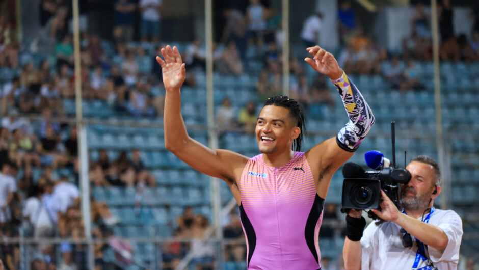 «Ιπτάμενος» Καραλής: «Πέταξε» στα 6,08μ. στο επί κοντώ και συνέτριψε το πανελλήνιο ρεκόρ – 4ος καλύτερος όλων των εποχών