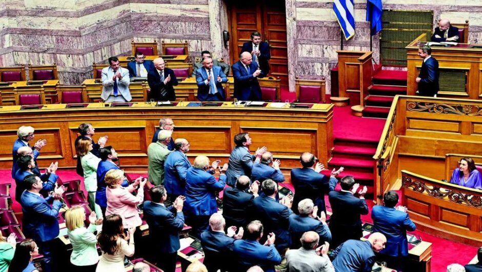 Εφιάλτες βλέπει το Μαξίμου με τους βουλευτές – Ο Σαμαράς σταθμίζει όλα τα δεδομένα