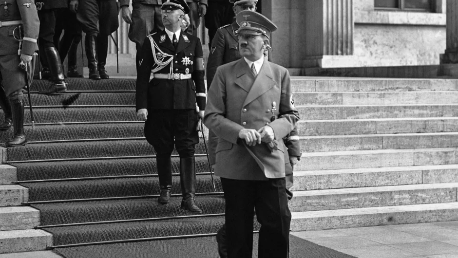 Σαν σήμερα 22 Αυγούστου: Ο Χίτλερ γλιτώνει από τροχαίο – «Για λίγα δευτερόλεπτα κρατούσα την Ιστορία στα χέρια μου»