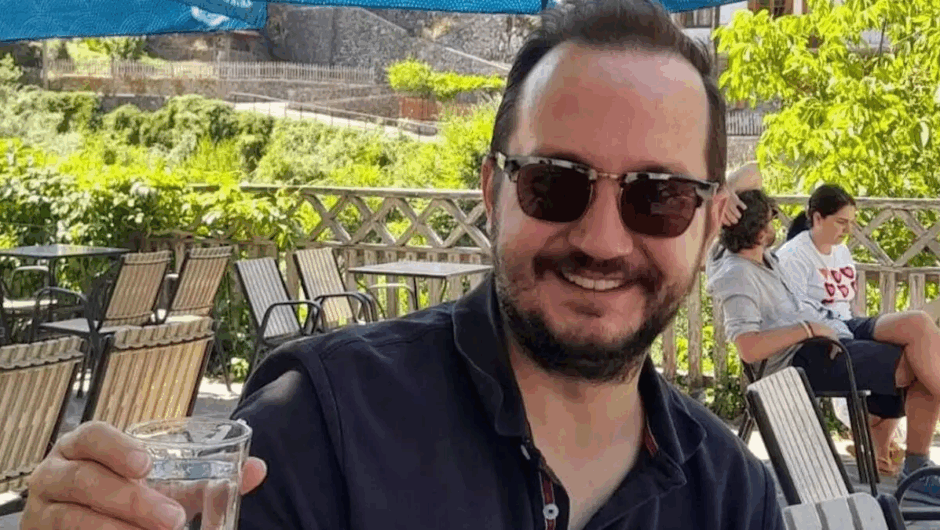 Η μητέρα του Βασίλη Καλογήρου επιμένει πως ο γιος της δολοφονήθηκε