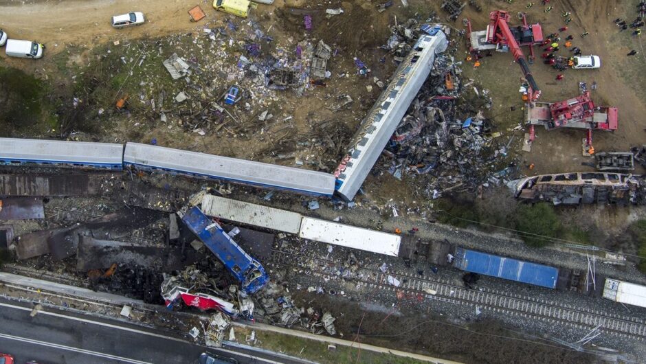 Τέμπη: Τα 211 δείγματα του ΓΧΚ, το ξυλόλιο και οι απαντήσεις Καρώνη στα ερωτήματα του ανακριτή