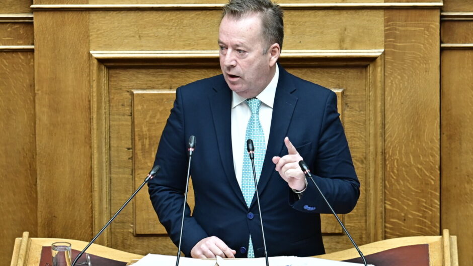 Κόκκαλης σε Κέλλα στη Βουλή: «Αδικία και εμπαιγμός σε βάρος των μελισσοκόμων…» (βίντεο)