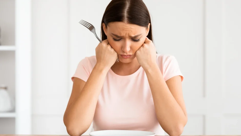 Γιατί είναι πολύ κακή ιδέα να λιμοκτονείτε αν θέλετε να χάσετε βάρος