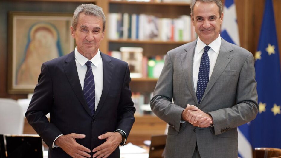Το ατέλειωτο φλερτ του Μητσοτάκη με τους Σημιτικούς 