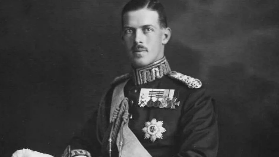 Σαν σήμερα 17 Σεπτεμβρίου: Το μοιραίο δάγκωμα μαϊμούς που άλλαξε την πορεία της Ελλάδας