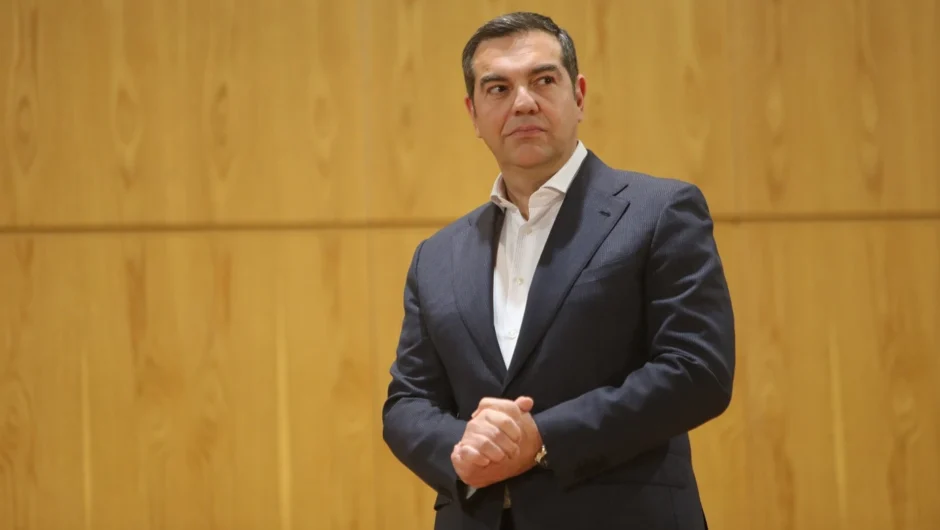 Πού το πάει ο Τσίπρας με τις συνεχείς δημόσιες παρεμβάσεις; – Οι εισηγήσεις των συνεργατών του για τον χρόνο δημιουργίας νέου κόμματος