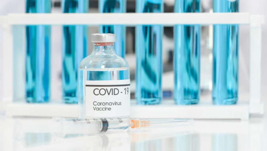 Κορεάτικη μελέτη συνδέει το εμβόλιο της Covid-19 με 6 τύπους καρκίνου – Τι απαντούν οι ειδικοί