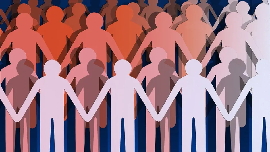 Λαλούν πολλά κοκόρια