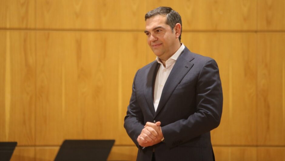Ο Τσίπρας συνεχίζει αυτόνομα – Σταθερά βήματα με ευνοϊκές μετρήσεις – Στοίχημα η ανανέωση