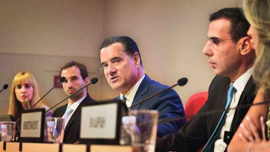 Σόου με τους διοικητές, εμπαιγμός για τα χρέη