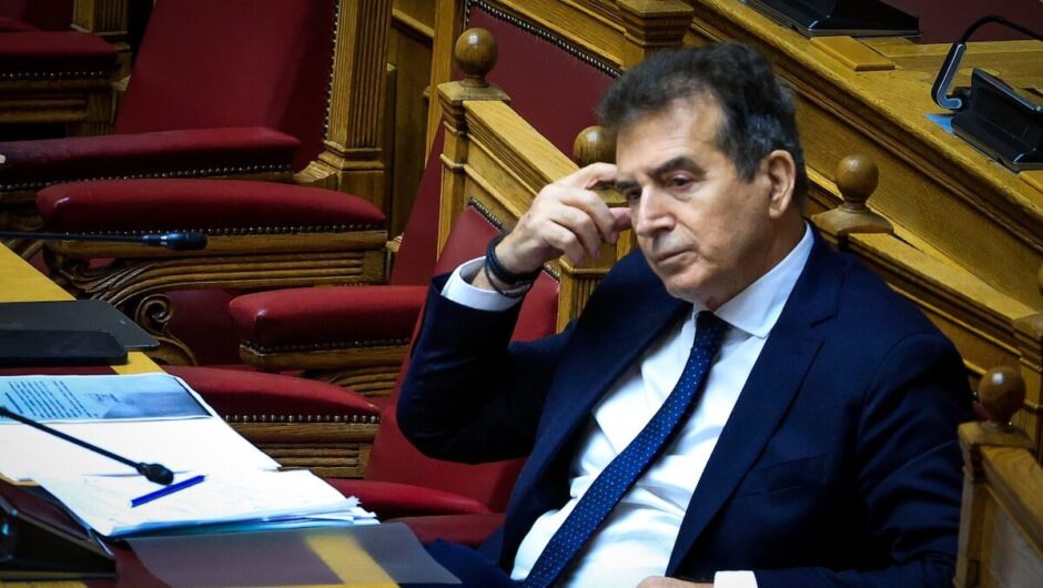 Στα χέρια τώρα του Μ. Χρυσοχοΐδη η «καυτή πατάτα»