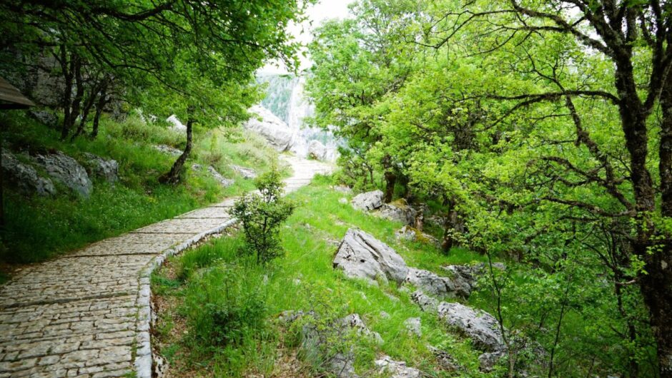 Τα καλύτερα μονοπάτια για πεζοπορία στην Ελλάδα το φθινόπωρο