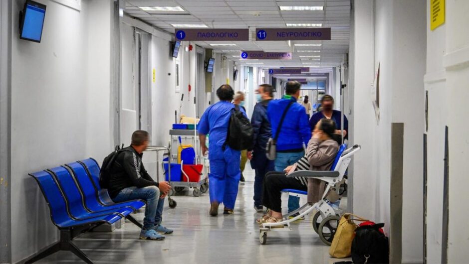 Μαζικά λουκέτα σε νοσοκομεία
