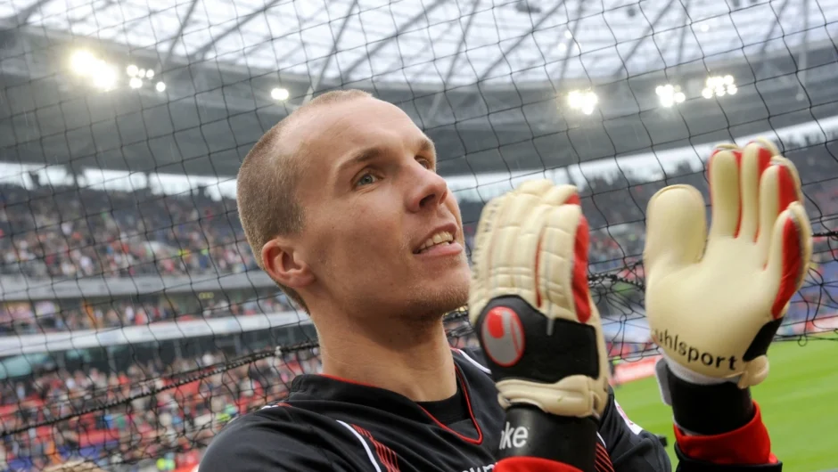 Σαν σήμερα 10 Νοεμβρίου: Το τραγικό τέλος του τερματοφύλακα Ρόμπερτ Ένκε – Η απώλεια και η πίεση πίσω από τα γάντια