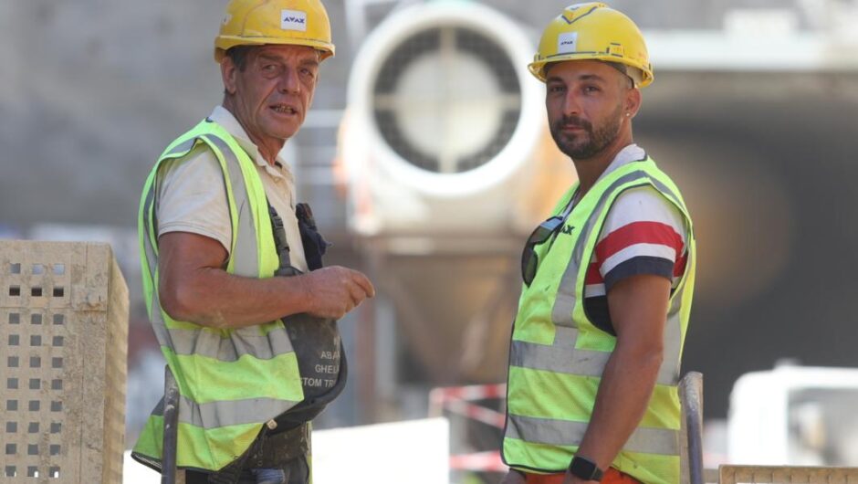 Κυβέρνηση / Η χαμένη ανάπτυξη και η διαρκής φτώχεια