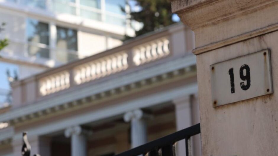 Κυβέρνηση / Σκληρό ροκ με υπουργικά αλληλοκαρφώματα