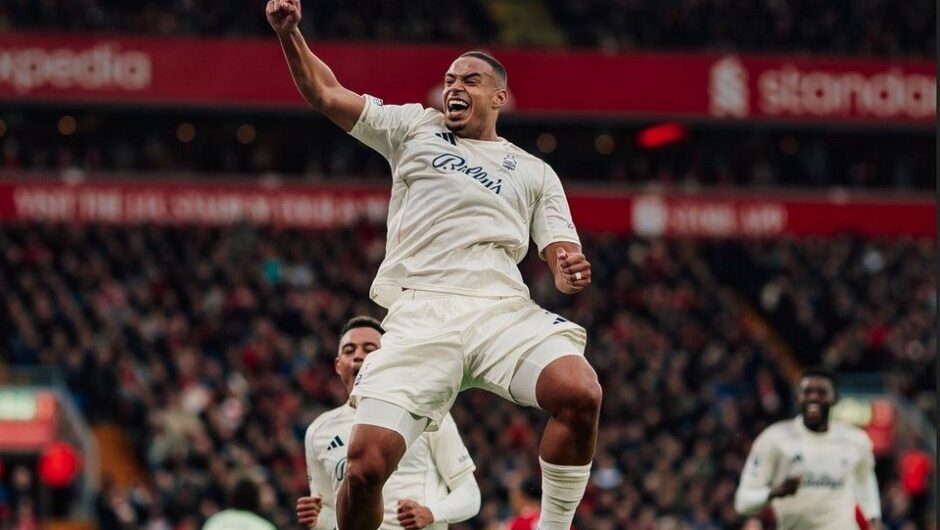 Λίβερπουλ – Νότιγχαμ Φόρεστ 0-3: Μυθικό «διπλό» στο «Άνφιλντ»