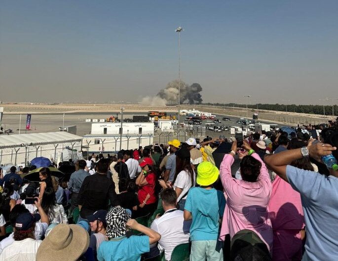 Ντουμπάι: Συντριβή πολεμικού αεροσκάφους κατά τη διάρκεια αεροπορικής επίδειξης