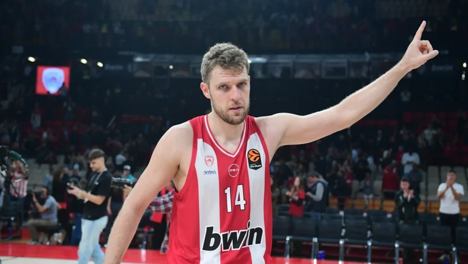 Ο Ολυμπιακός πανηγύρισε στο φινάλε – Επικράτησε με 80-71 την Παρτίζαν