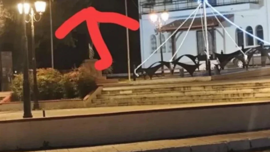 Viral γκάφα στη Μητρόπολη Γιαννιτσών: Άναψε επιγραφή «Χριστός Ανέστη» στον χριστουγεννιάτικο στολισμό