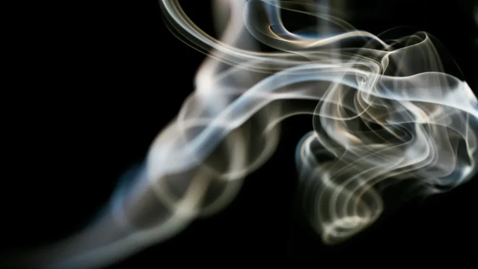 Εναρμονίζοντας καινοτομία και υπευθυνότητα: Ο ρόλος των εναλλακτικών προϊόντων νικοτίνης στη μείωση της βλάβης από το κάπνισμα