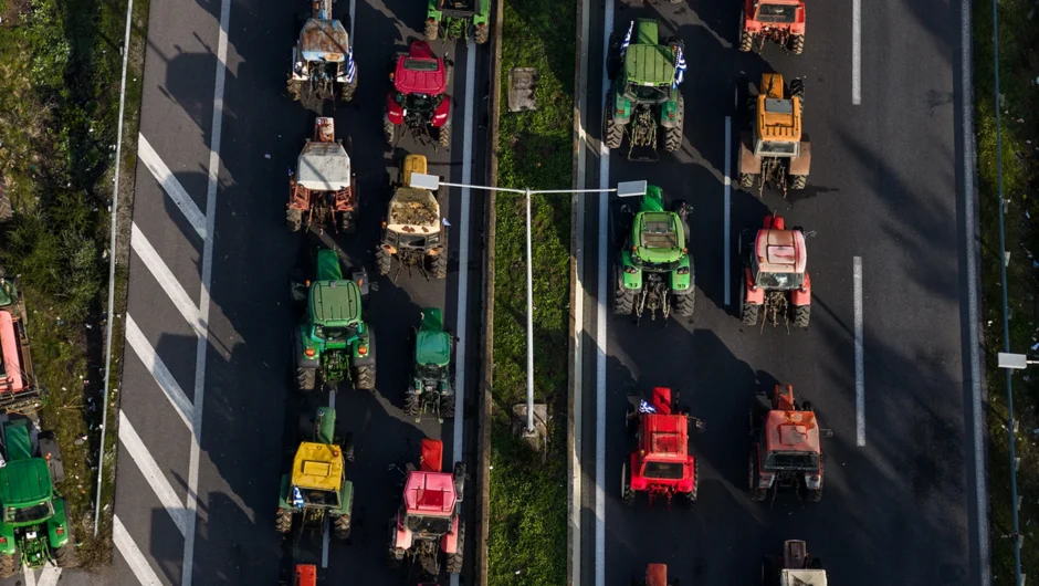 Το κυβερνητικό τρίπτυχο για το αγροτικό: Ανοιχτοί δρόμοι, διαφάνεια στις επιδοτήσεις, εισαγγελέας για όσους παρανόμησαν