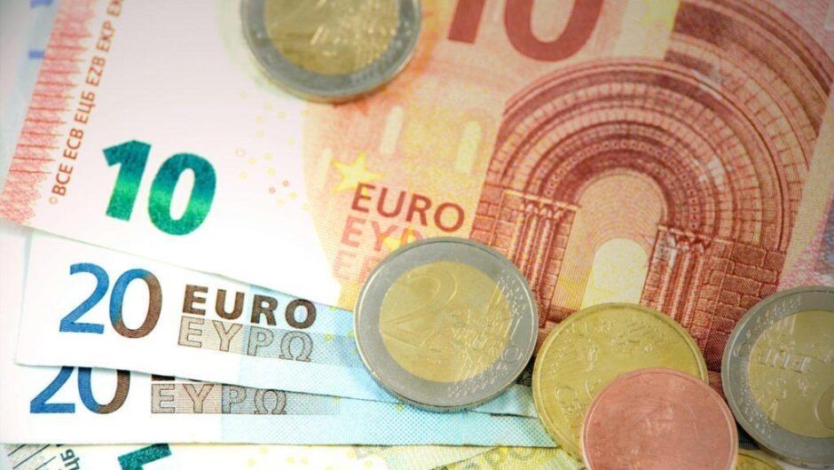 Με ρυθμούς «χελώνας» η επαναφορά των μισθών