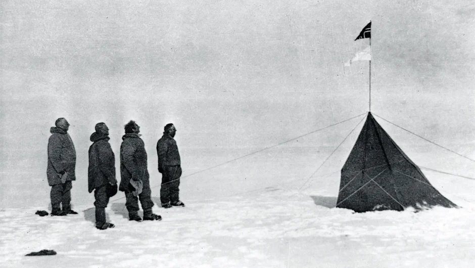 Σαν σήμερα 14 Δεκεμβρίου: Η μάχη για την πρωτιά στο Νότιο Πόλο – Ο θρίαμβος του Άμουνδσεν και η τραγωδία του Σκοτ